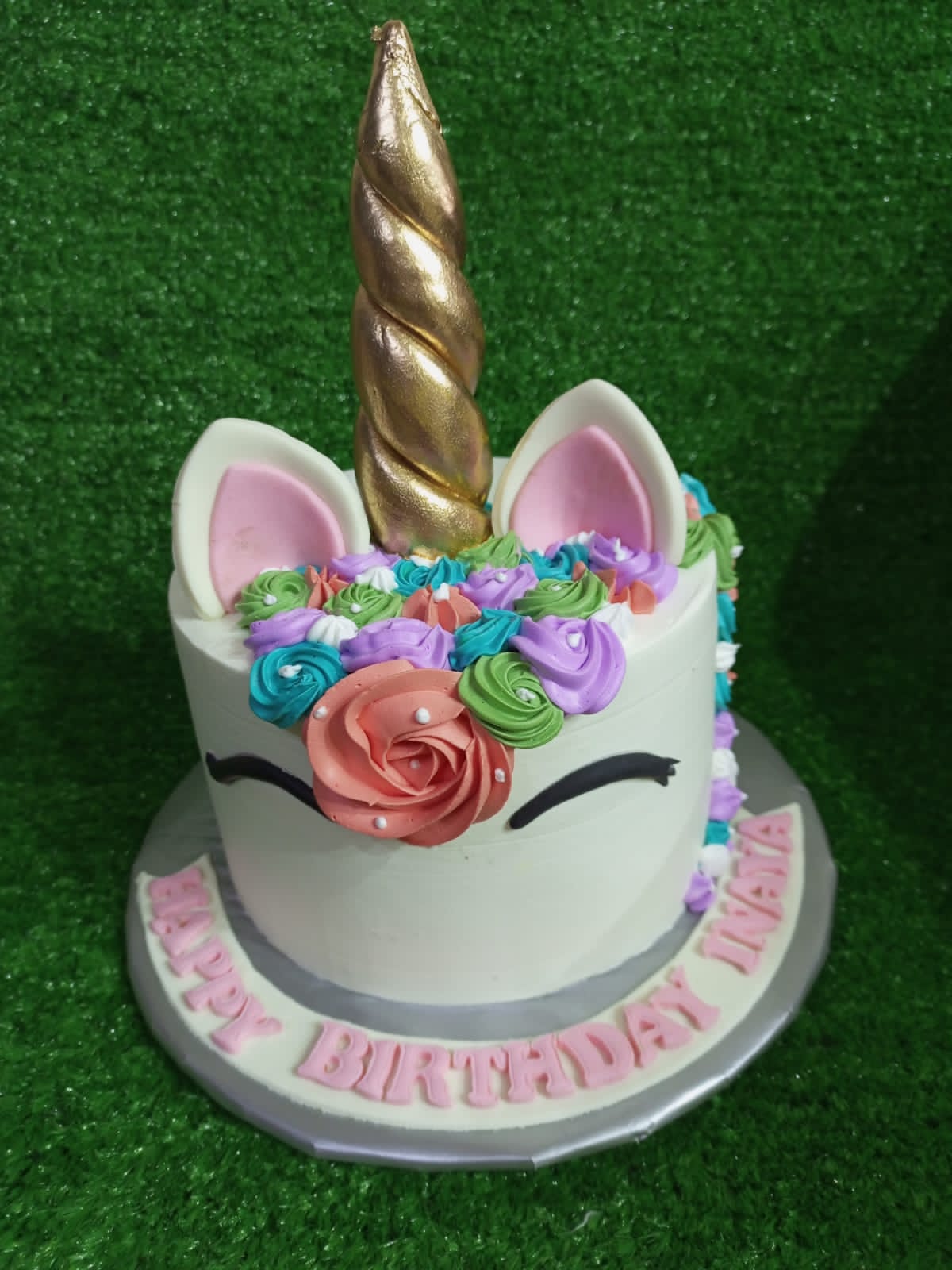 Customized unicorn theme cream cake