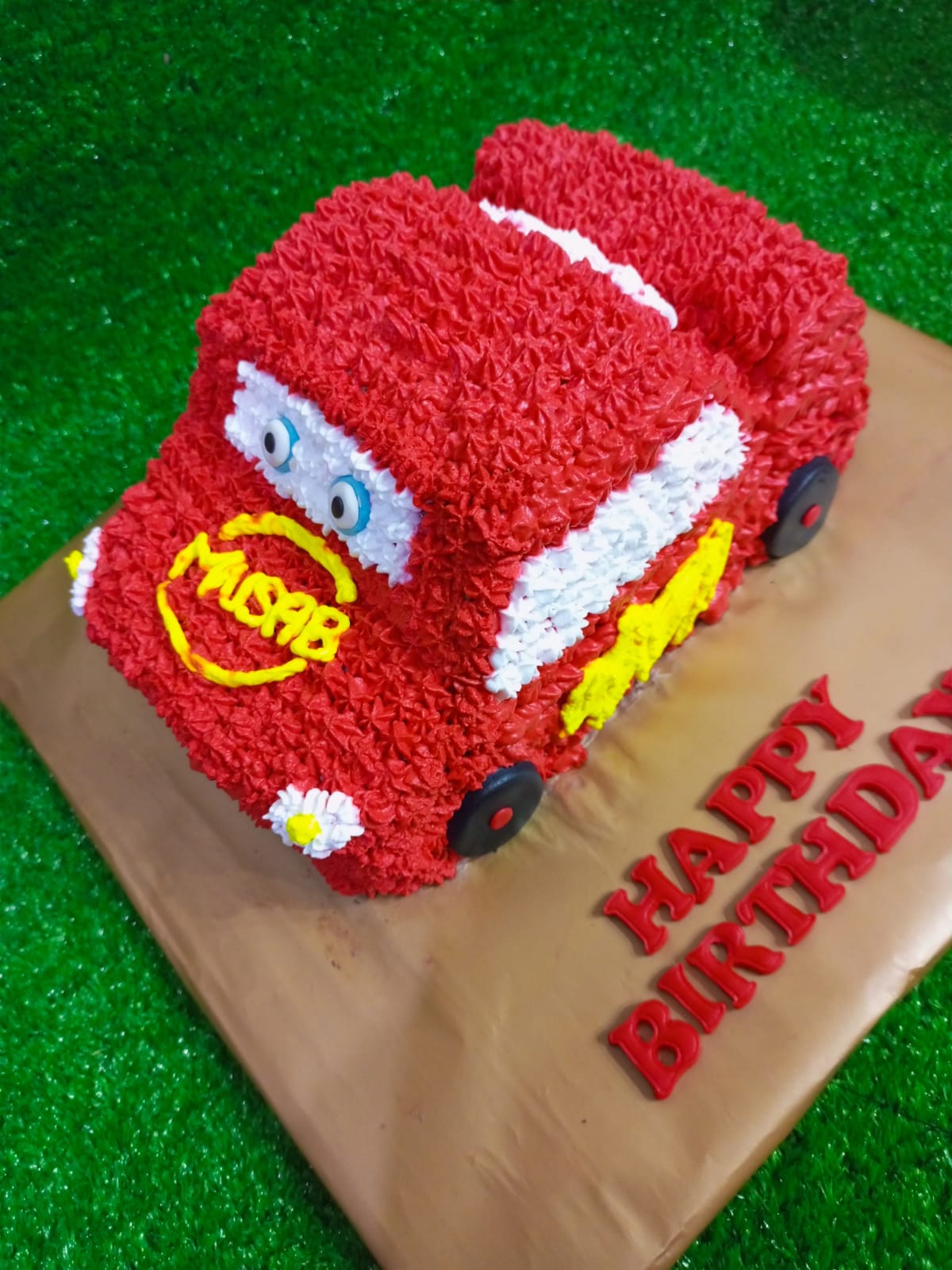 McQueen 3D car theme full cream cake