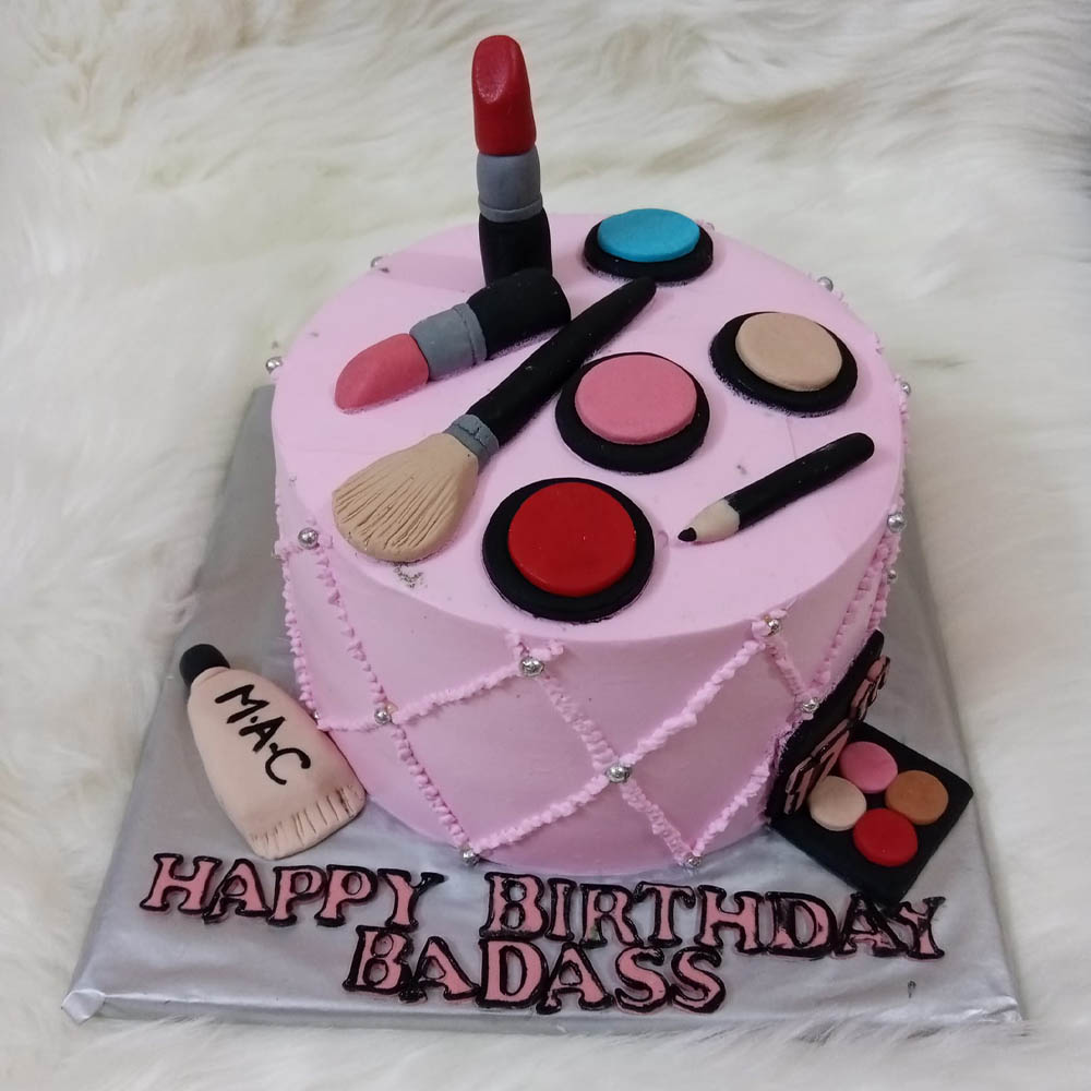 Makeup Theme Cream Cake