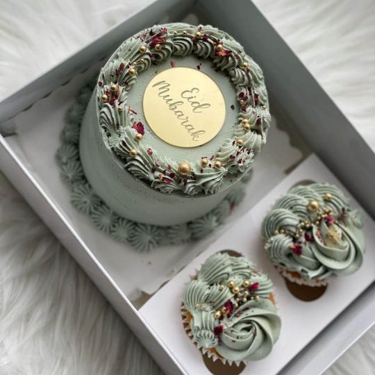 Eid Ul Fitr theme cream cake with cupcake