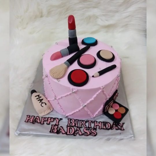 Customized makeup theme cream with fondant cake