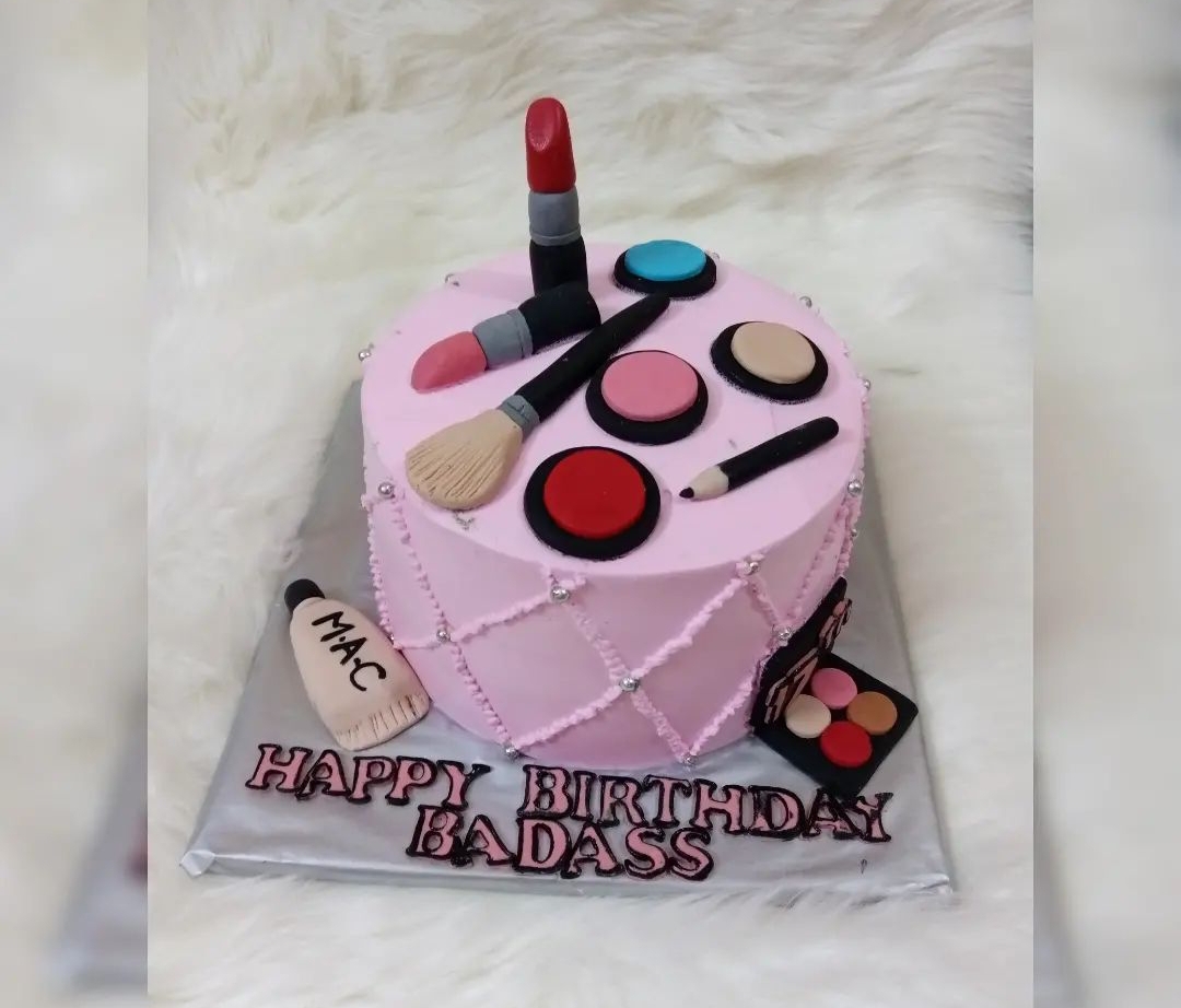 Customized makeup theme cream with fondant cake 