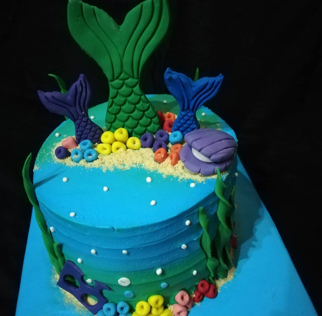 Mermaid theme cream with fondant cake