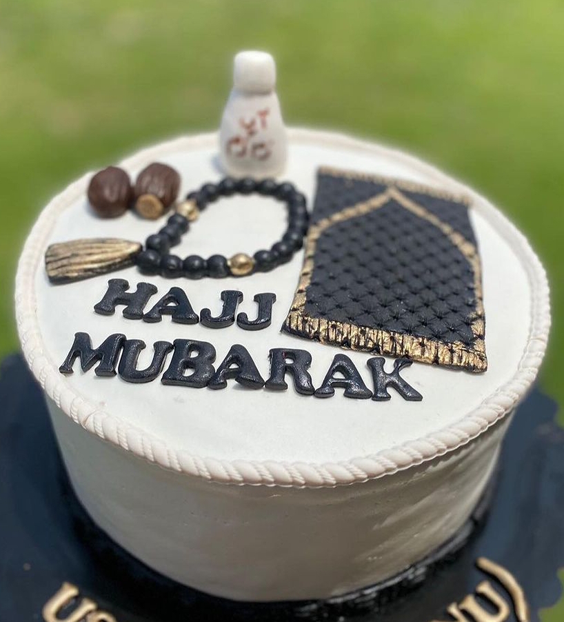Hajj theme cream with fondant cake
