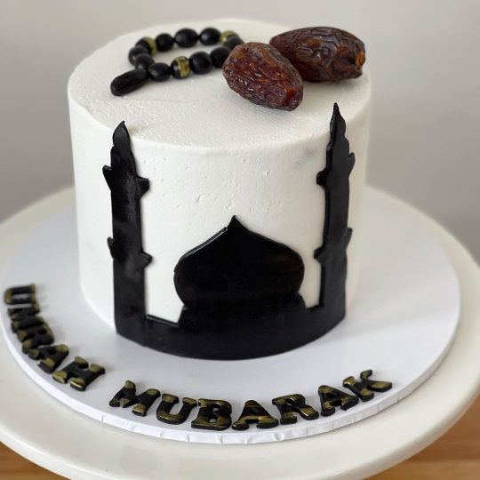 Umrah theme cream with fondant cake