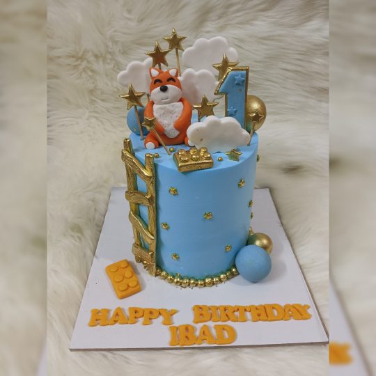 Teddy bear theme cream with fondant cake