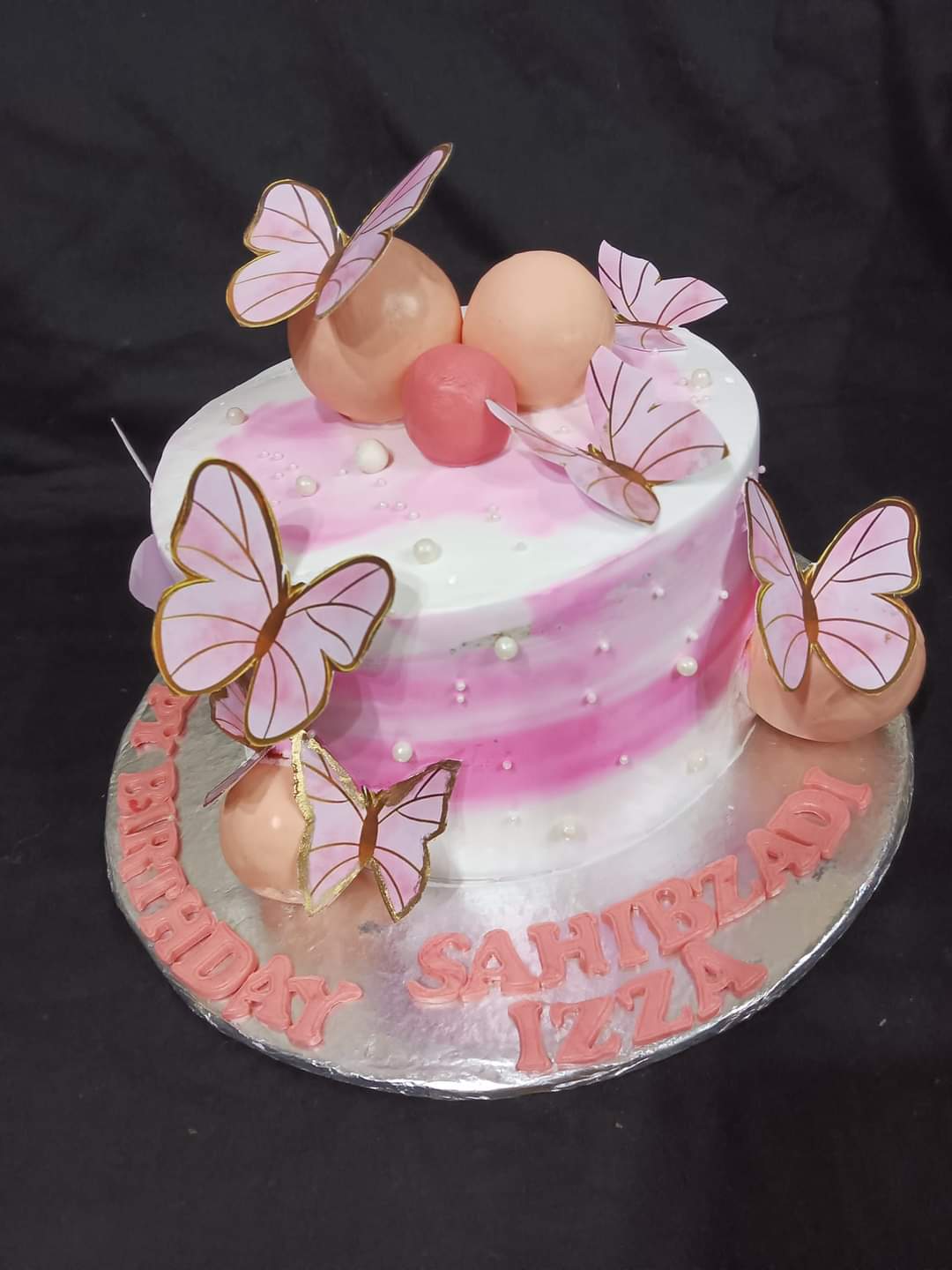 Customized butterfly theme cream cake 
