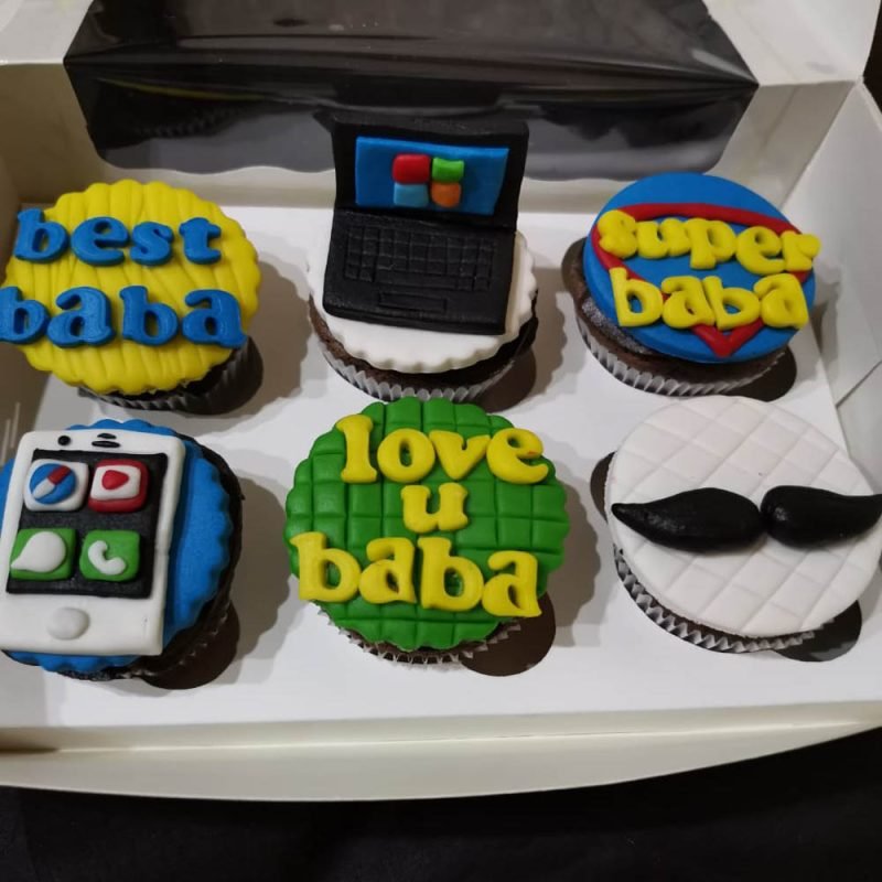 Customized full fondant cupcakes for father