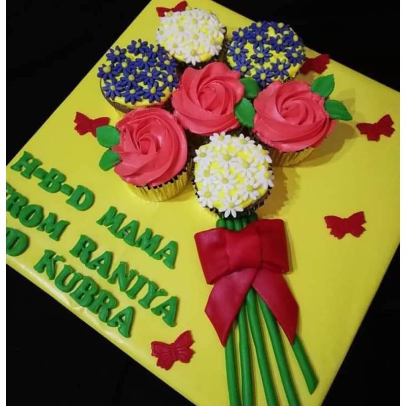 Birthday theme cupcakes bouquet