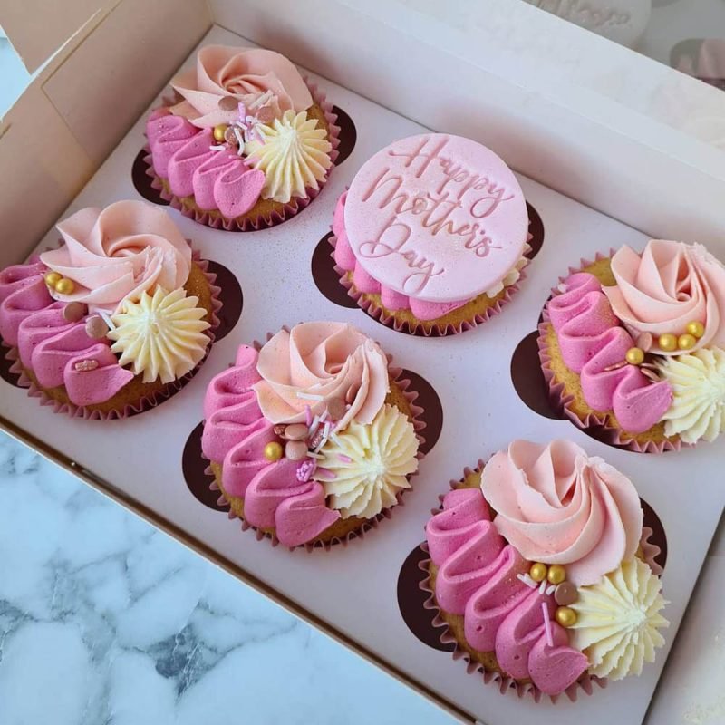 Order 6-Piece Mother’s Day Customized Cupcakes in Karachi – Elegant & Delicious Gift for Mom’s Day