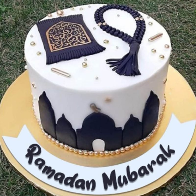 Ramzan Kareem theme black and white cake